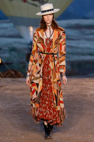 Look 49
